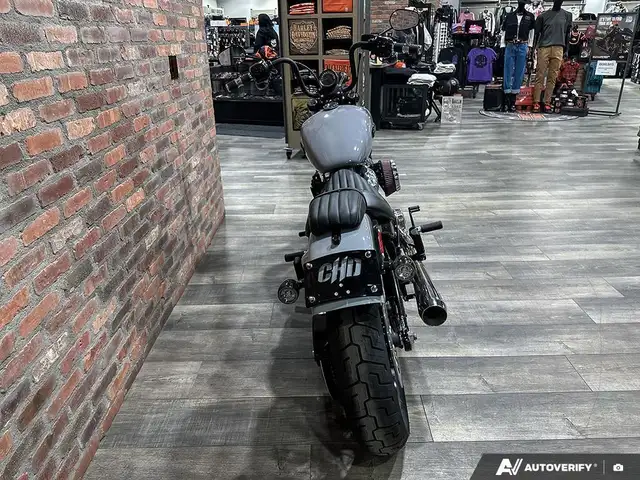 2025 Harley-Davidson FXBB - Street Bob(R) in Street, Cruisers & Choppers in Calgary - Image 5