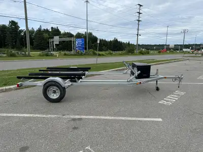 Boite de rangement Galvanisée En très bon état. Vehicle Information Provided by autoTRADER.ca