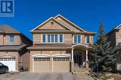 UPPER - 221 TONNER CRESCENT Aurora, Ontario