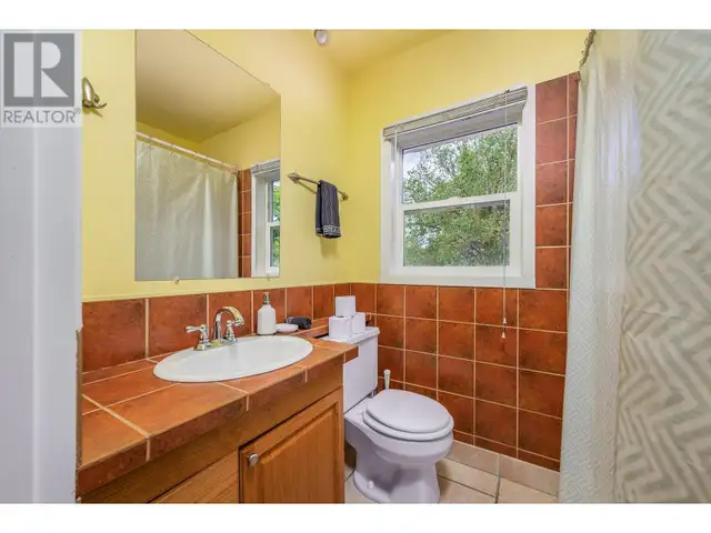 2612 Lakeshore Road Vernon, British Columbia in Houses for Sale in Vernon - Image 17