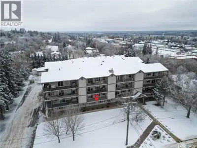 Turn key 2 bedroom, 2 bathroom condo in well-maintained North Crest Estates. This 940 sq/ft unit fea...