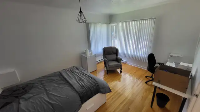 1er juillet au 1er étage près Université Cégep Garneau