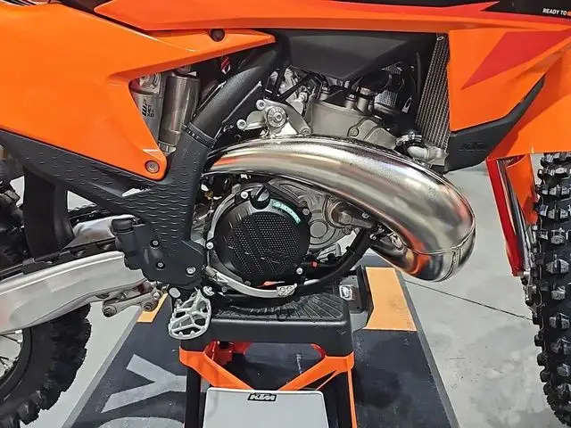 2025 KTM SX 250 in Dirt Bikes & Motocross in Calgary - Image 4