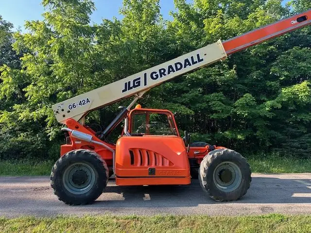 JLG Gradall G6-42A Telehandler Worksite Ready in Heavy Equipment in Hamilton - Image 7