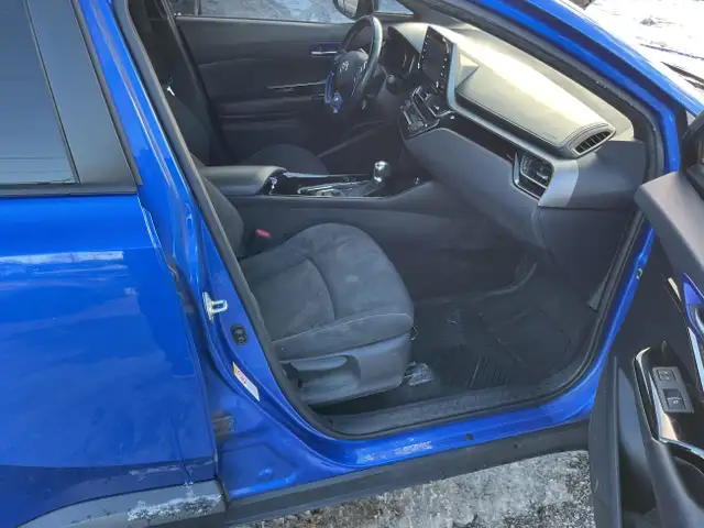 2019 Toyota C-HR in Cars & Trucks in Ottawa - Image 13