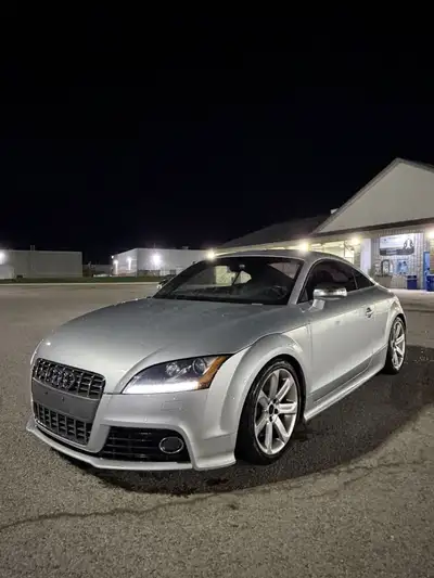 WE ARE CANADA'S MOTORS PLACE :) 2010 AUDI TTS w/ 146,162 km !!!! 2.0L TURBO I4 265HP AWD GORGEOUS BE...