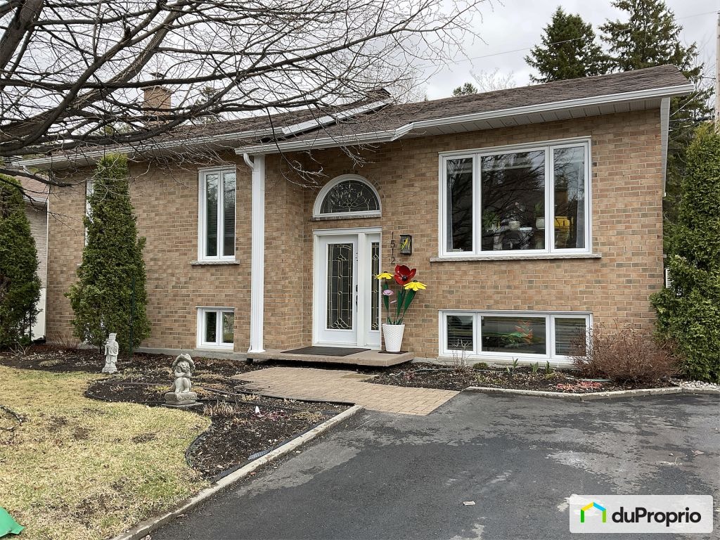 $549,000 - Bungalow for sale in Chicoutimi (Chicoutimi) — photo 1
