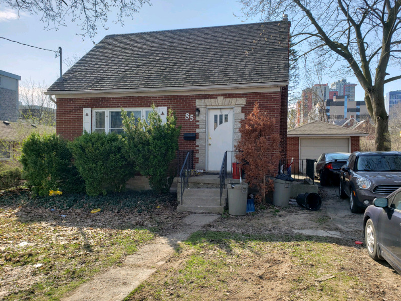 Room for rent with low rent Room Rentals & Roommates Kitchener