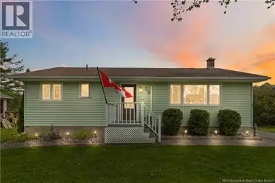 This charming bungalow in sought-after Fulton Heights offers the kind of lifestyle youve been lookin...