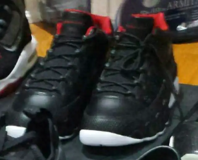 SELLING JORDAN 1, 3, Jordan 4 golf, Yeezy Foam Runners $ MORE in Men's Shoes in Mississauga / Peel Region - Image 9