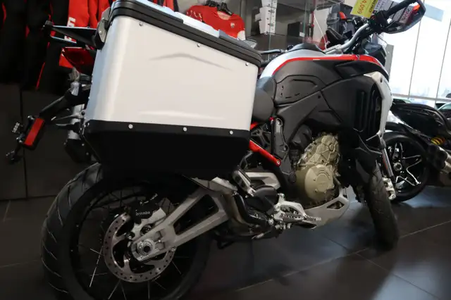 2025 Ducati Multistrada V4 Rally Brushed Aluminium & Matt Black in Sport Touring in Edmonton - Image 5