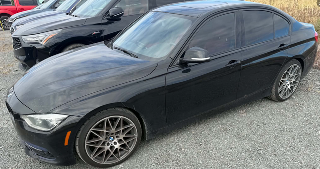 2016 BMW 3 Series 328i xDrive ( AUTOMATIC - 144,000 KM )