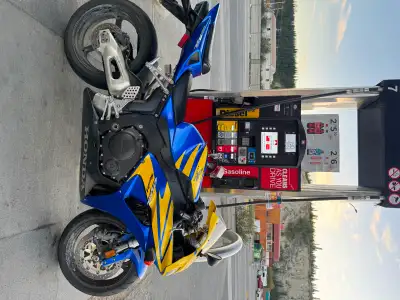 $8000 2006 cbr1000rr only 7500km
