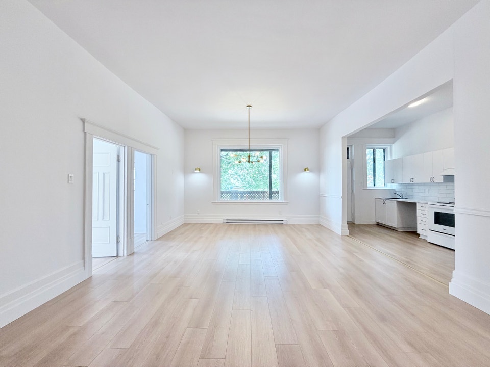 Very spacious 2 bedrooms located in front of Villa-Maria Metro 2