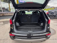 2018 Hyundai Santa Fe Sport SE AWD 2.0T One owner, No accidents, Dealer Serviced, New tires, Alloy r... (image 9)