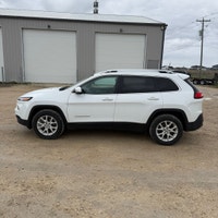 JUST ARRIVED!!! BC VEHICLE!! SELECT-TERRAIN 4WD!! HEATED SEATS/ STEERING WHEEL!! 2018 Jeep Cherokee... (image 5)