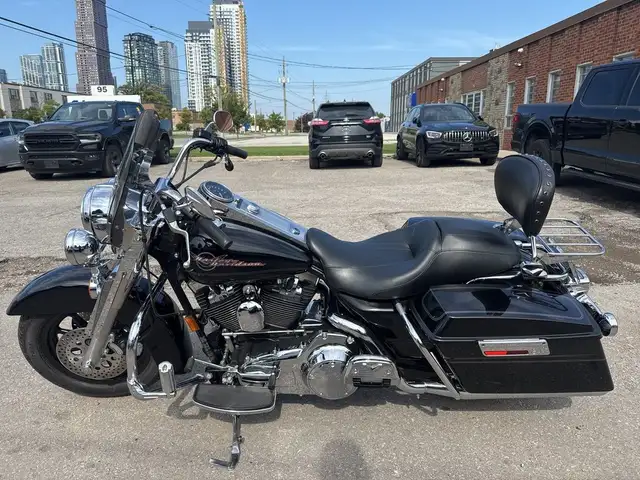 2007 Harley-Davidson Road King ~ ROAD KING ~ 96CI ~ V&H ~ CANADI in Sport Touring in City of Toronto - Image 3