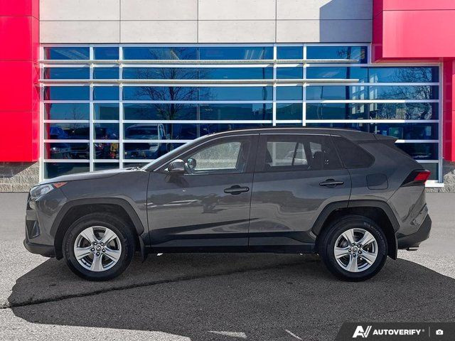 2021 Toyota RAV4 XLE | Moonroof | Apple Carplay | Toyota Sense in Cars & Trucks in Guelph - Image 2
