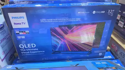 PHILIPS 32" ROKU TV 1080P FULL HD QLED TV, View more
