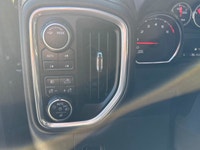 One Owner, 5.3L, Tow Pkg, Blind Spot Detector, Spray-in-Liner, Side Steps, Carfax CleanThe 2022 Chev... (image 9)