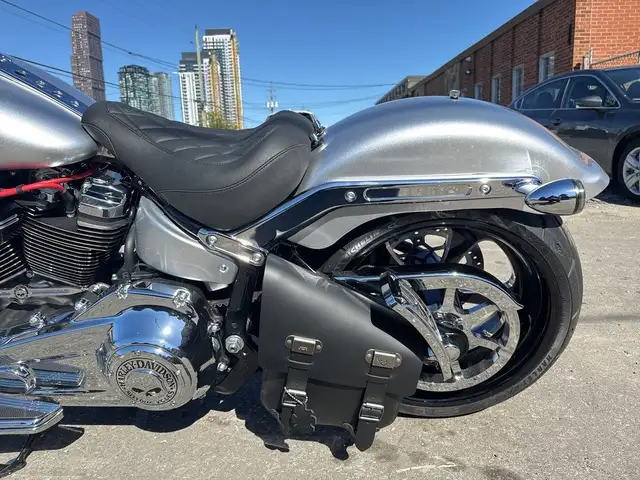 2022 Harley-Davidson Fat Boy ~ STAGE II ~ V&H EXHAUST ~ CUSTOM P in Street, Cruisers & Choppers in City of Toronto - Image 17