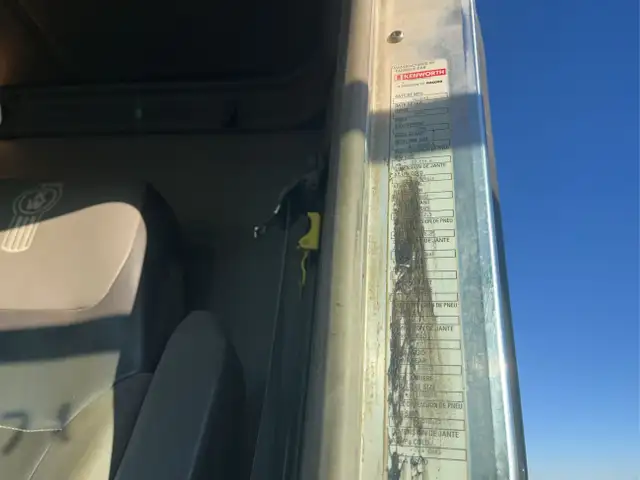 2016 Kenworth T800 in Heavy Trucks in Calgary - Image 24