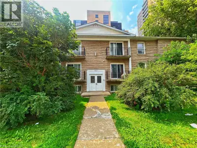 With utilities included for effortless living, this exceptional student accommodation is situated in...