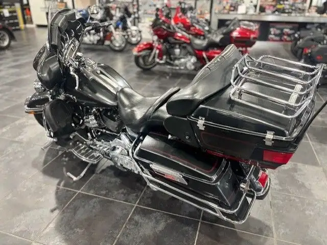 2008 Harley-Davidson Electra Glide Ultra Classic in Street, Cruisers & Choppers in Sudbury - Image 5