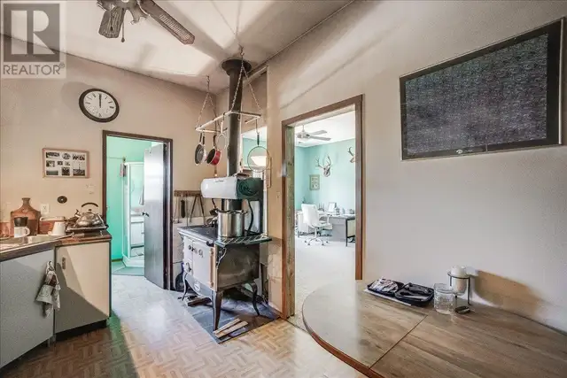 7465 Broadwater Road Castlegar, British Columbia in Houses for Sale in Nelson - Image 38