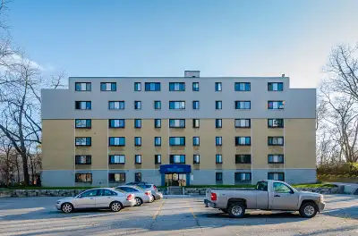 Two Bedroom Apartment- Old South /Vintage and Original