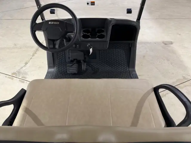 2026 E-Z-GO RXV 2 Valor S EX1-White golf cart in ATVs in Vernon - Image 11