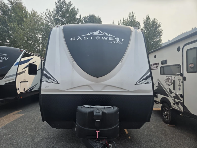 2023 FOREST RIVER ALTA 2810KIK in Travel Trailers & Campers in Kelowna - Image 4