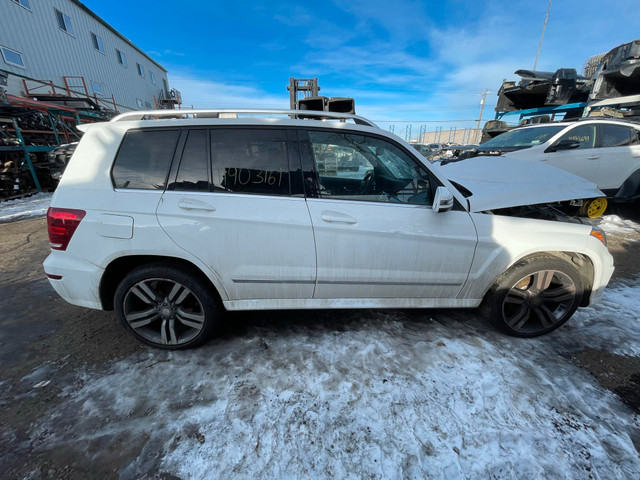2013 Mercedes-Benz GLK350 for PARTS ONLY in Auto Body Parts in Calgary - Image 4