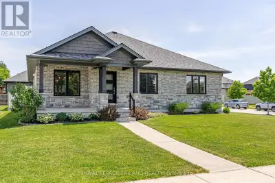 New Listing - Welcome to 154928 15th Line, Thamesford! Located on a desirable corner lot in the welc...