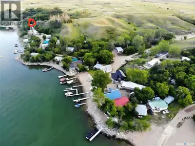 Enjoy spectacular lakefront living at beautiful Eldora Beach, a private beach community located adja...