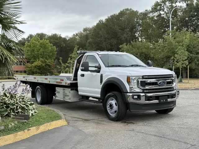 2022 Ford F600 XLT 4x4 20 Foot Roll Off Flatdeck Tow Truck in Heavy Trucks in Regina - Image 2