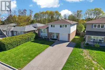 Beautifully maintained 4-level side-split offering 4 spacious bedrooms all on the same upper level -...