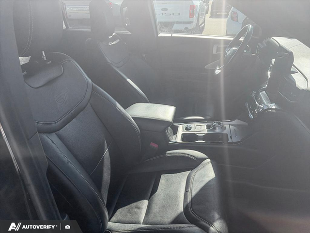 2022 Ford Explorer ST5937137952548556815