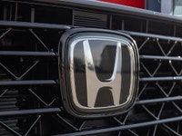 Engine: 1.5-litre 16-valve Direct Injection DOHC i-VTEC turbocharged 4-cylinder L/100Km City: 8.1 L/... (image 7)