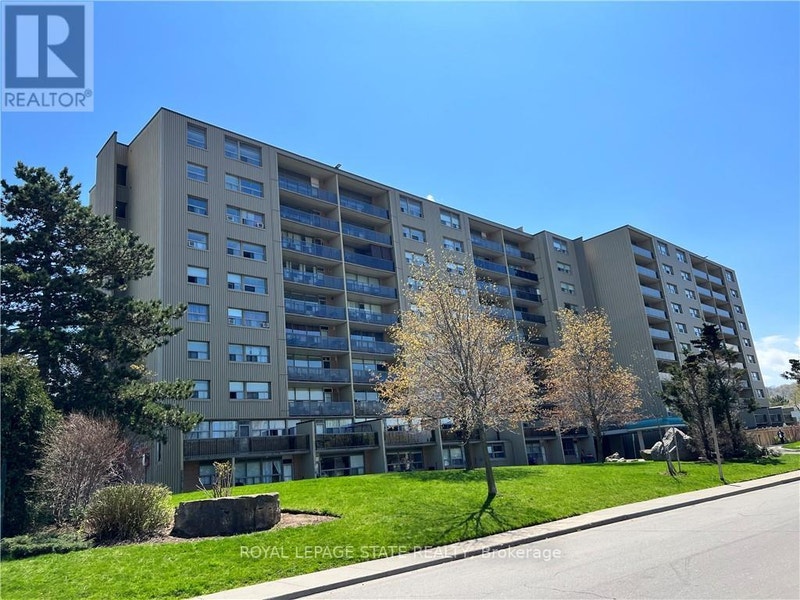 714 15 NICKLAUS DR Hamilton, Ontario Condos for Sale Hamilton