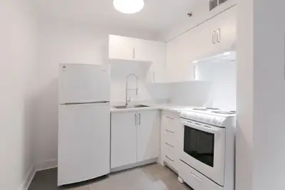 Studio apartment near blvd Saint-Laurent - ID 710