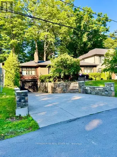 Rare Lakeshore Opportunity in Prestigious Oakville. A rare opportunity to own a beautiful home tucke...