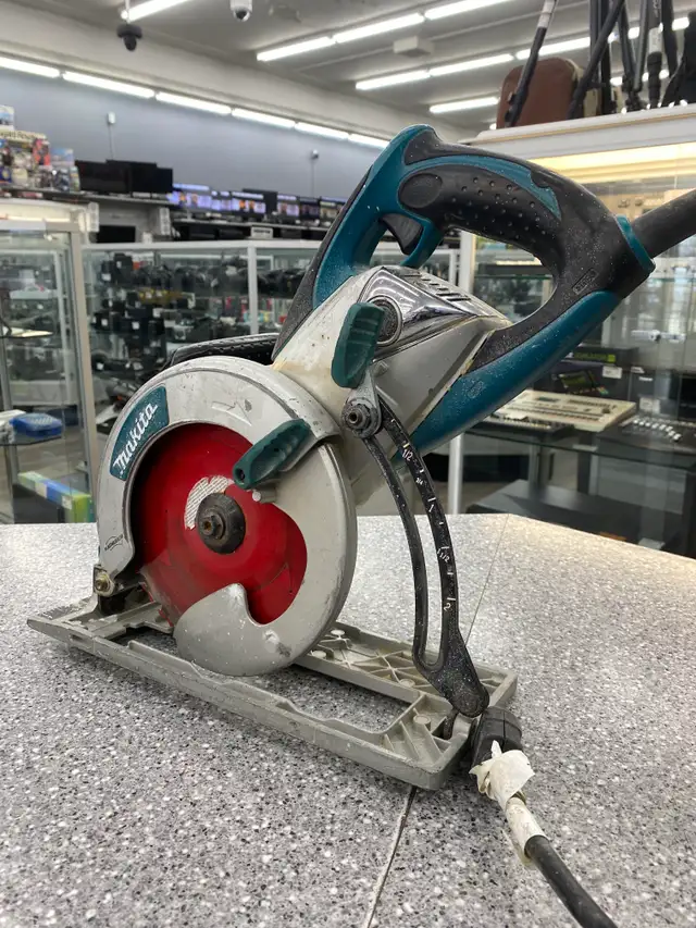 Makita 5377MG Circular Saw in Power Tools in City of Toronto - Image 3