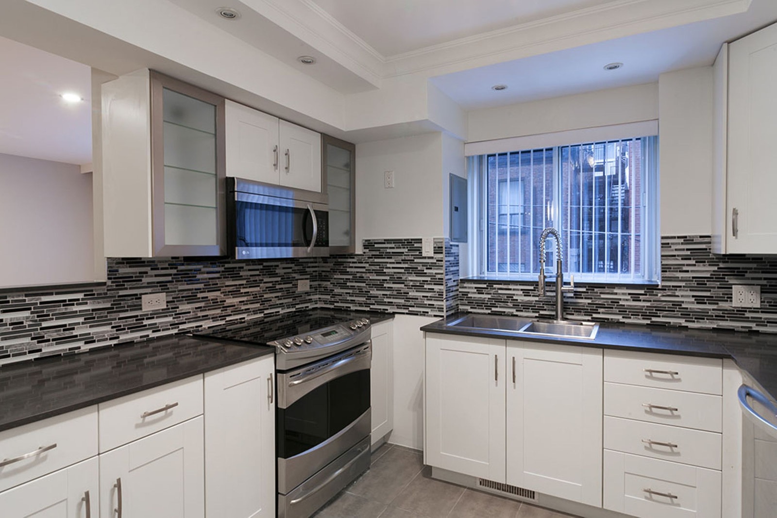 3421 Rue Drummond — photo 3