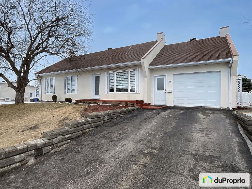 $420,000 - Bungalow for sale in Roberval — photo 1