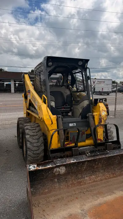2017 Wacker Neuson SW28 Skid Steer with cab, heat, air and hydraulic disconnect. Price is $52000 plu...