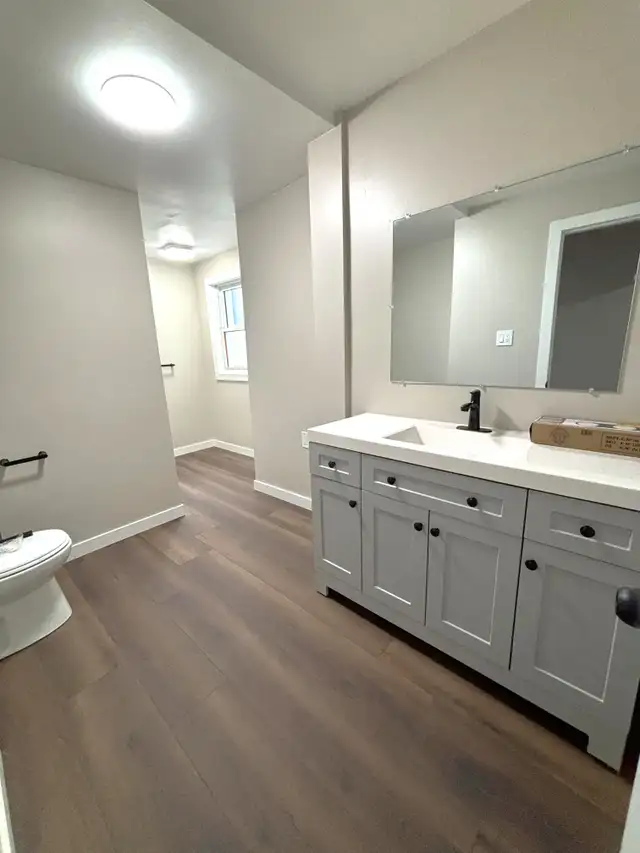 Newly Renovated 1 Bedroom Apartments Available | 721 Devine St in Long Term Rentals in Sarnia - Image 10