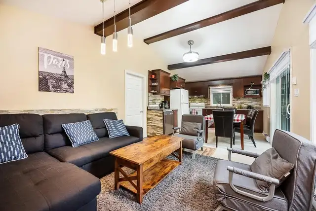 Charmant chalet-maison à louer à Chertsey avec spa et sauna in Quebec in Canada - Image 8