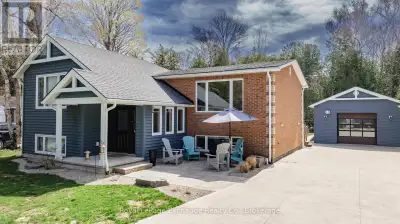 This exceptional custom home or year-round cottage is big enough for the whole family! Located on a...