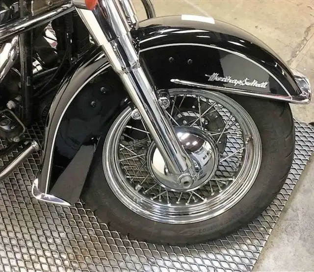 2011 Harley-Davidson FLSTC Heritage Softail Classic in Street, Cruisers & Choppers in City of Toronto - Image 9